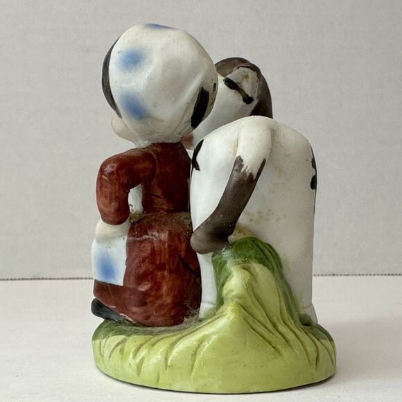 Young Maiden Girl w/Cow Ceramic Figurine Red/Green/White Unbranded Vintage Farm - Picture 2 of 9